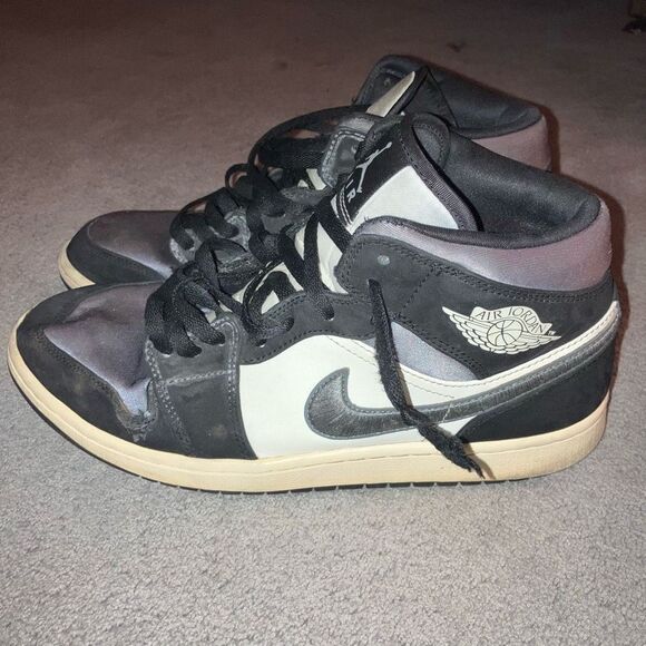 Jordan Other - NIKE AIR JORDAN 1 MID SE SATIN SMOKE GRAY BLACK MENS SIZE 10 2020